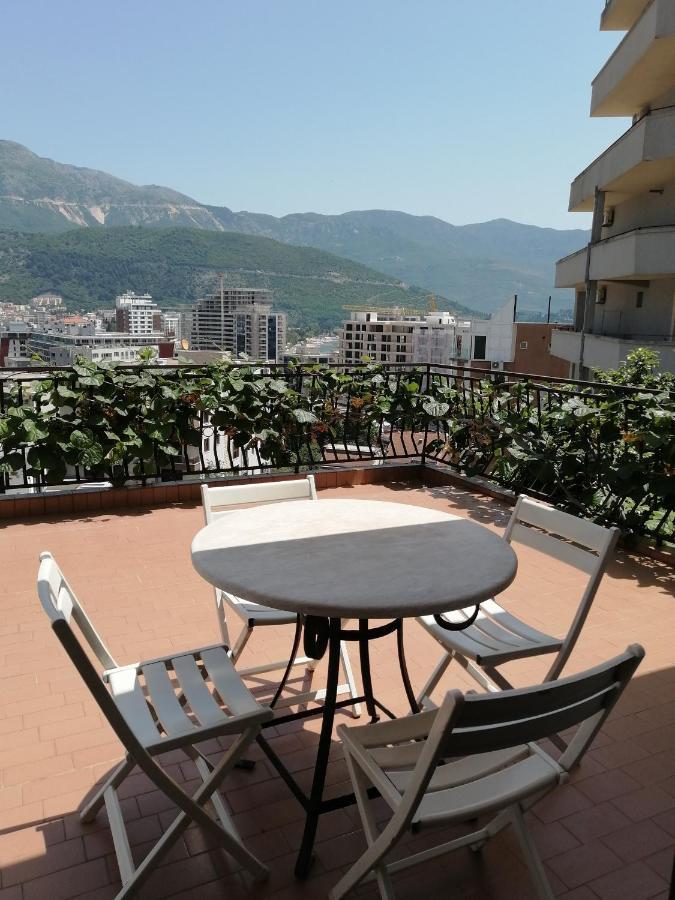 Lovely Apartment With Big Terrace In Budva Exterior photo
